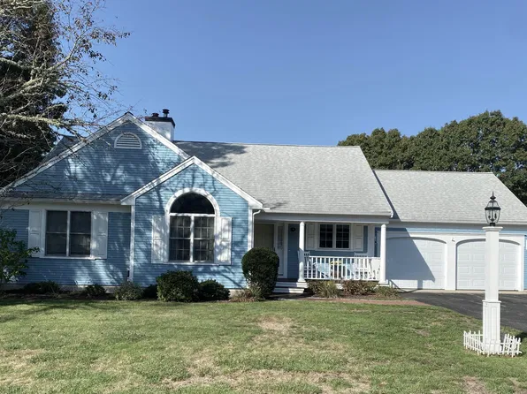 19 Floodtide Lane, Hyannis, MA 02601