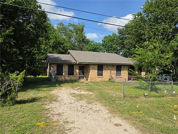 3rd image of 3808 Elaine Dr
