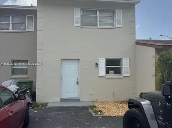 952 NW 24th Ave, Fort Lauderdale, FL 33311