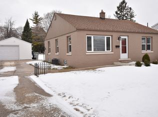 2727 S 68th St, Milwaukee, WI 53219