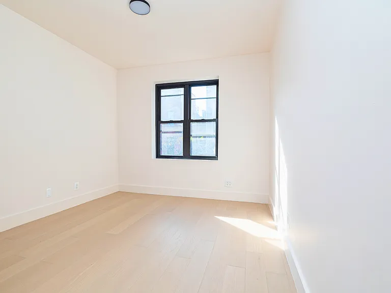 310 E 12th St #4F — Photo 7