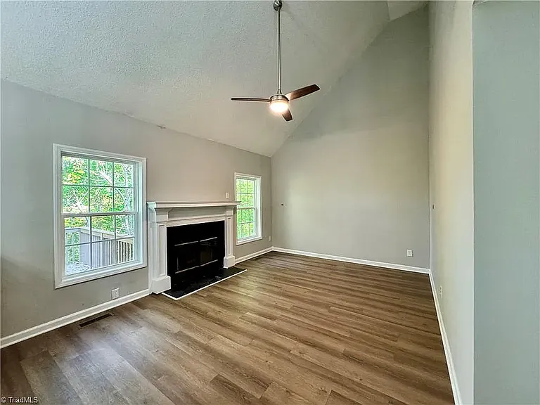 4019 Sherry Ct — Photo 11