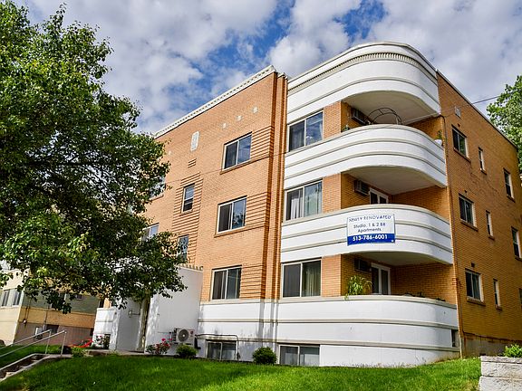 2nd image of 2229 Victory Pkwy APT E5