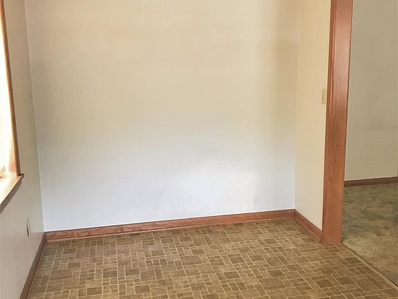 Eat-in kitchen dining area