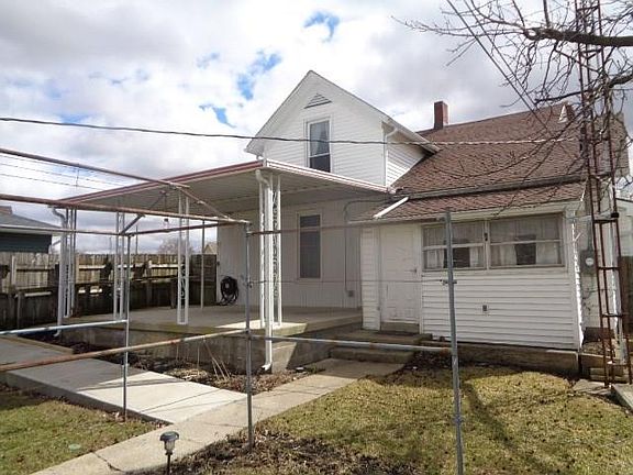 3rd image of 132 E Walnut St