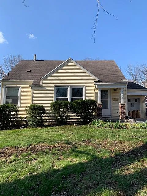 3 bed, 1054 sqft, $1,550 — Photo 1