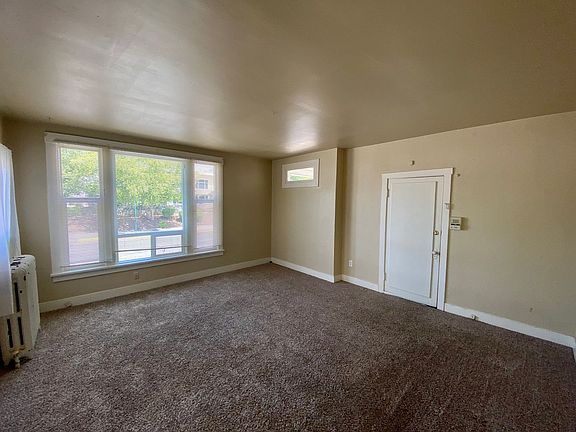 3rd image of 1315 W Holly St APT 1