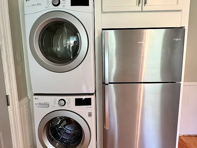12 E George St #1 — Photo 5