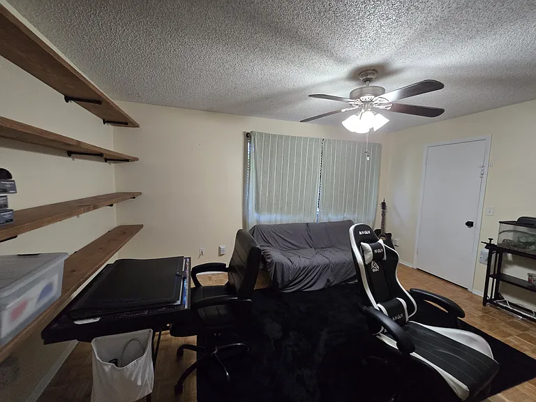 1545 Maxwell Ln — Photo 43
