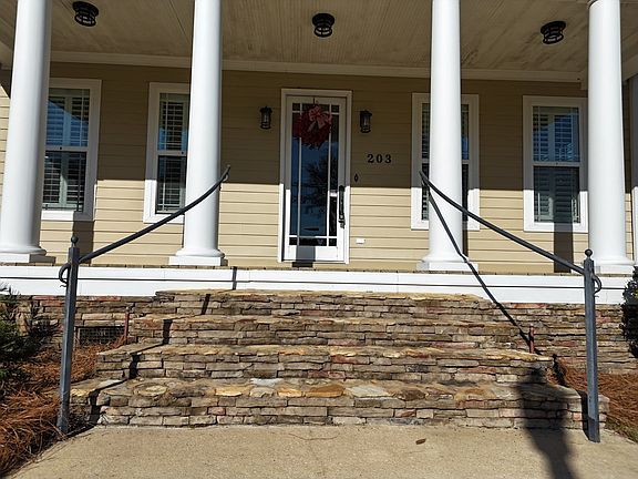 4th image of 203 Mitchell Place Dr