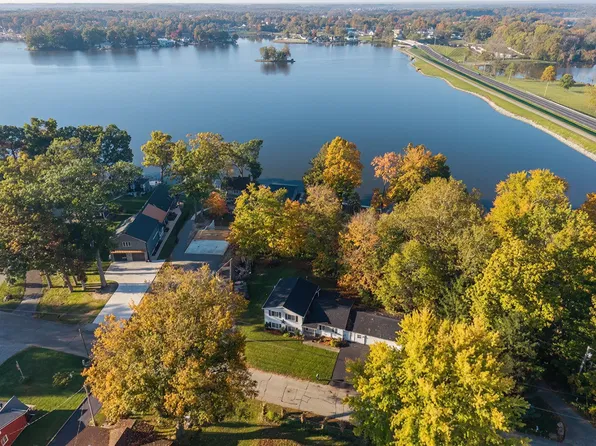 230 Spring Beach Rd, Rome City, IN 46784