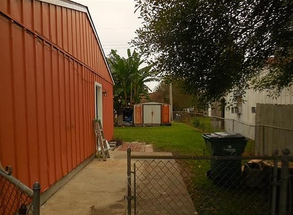 3rd image of 128 Anne Dr