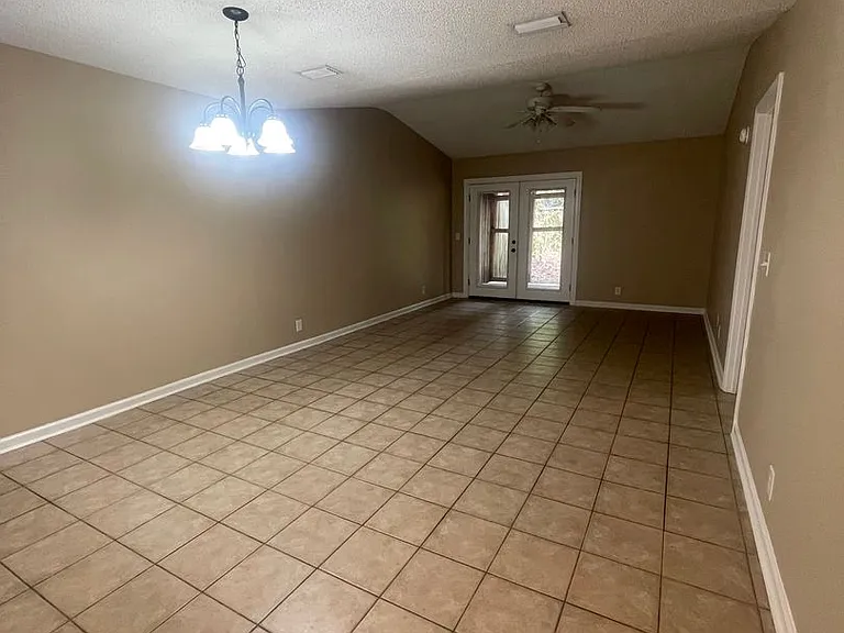 164 Leeswood Cir — Photo 2