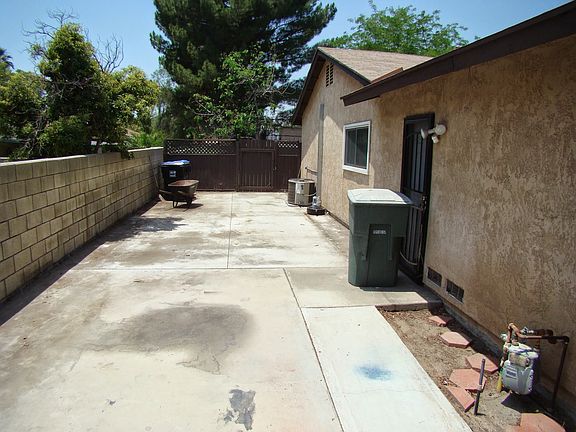 2nd image of 4522 N Lakewood Dr