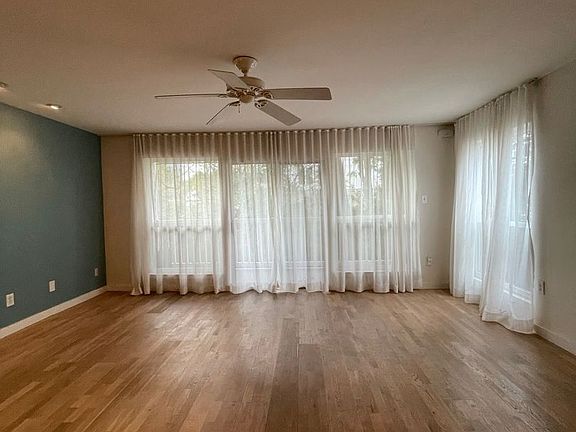 4th image of 1818 S Lakeshore Blvd APT 16