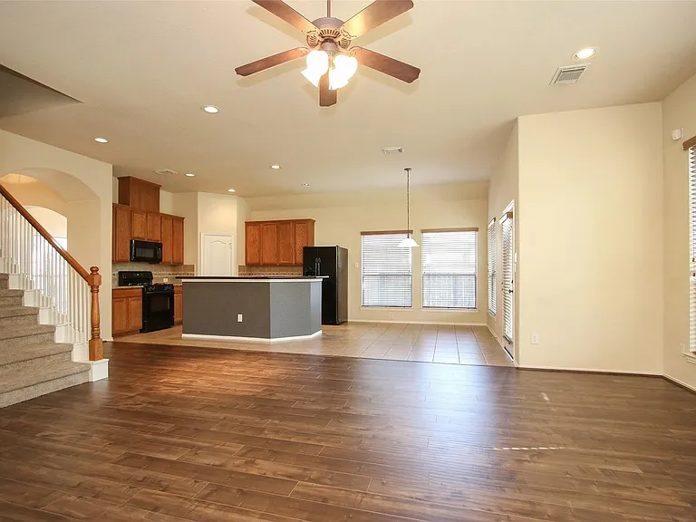 23118 Century Plant Dr — Photo 16