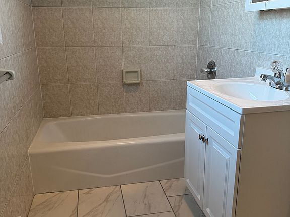 4th image of 226 Forest Ave Floor 2