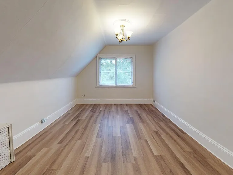 149 Maclaren St — Photo 32