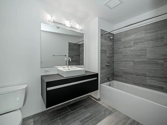 5th image of 1345 S Wabash Ave Unit 610