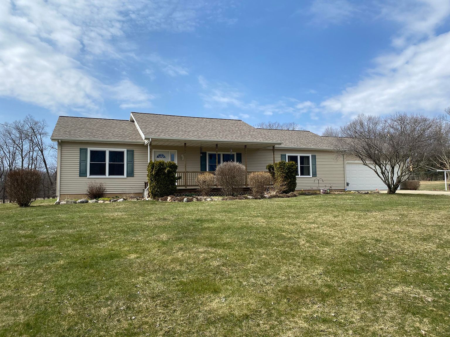 1001 W Goose Lake Rd, Jonesville, MI 49250 Zillow