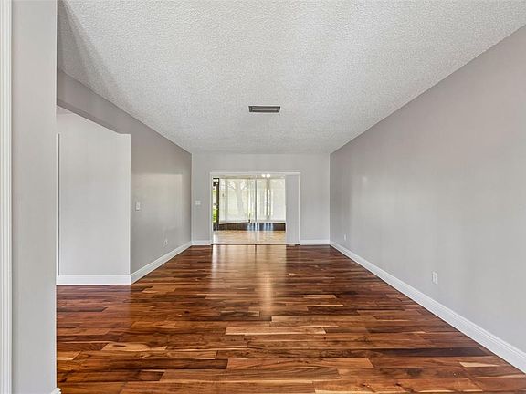 5th image of 9237 PEBBLE CREEK DRIVE