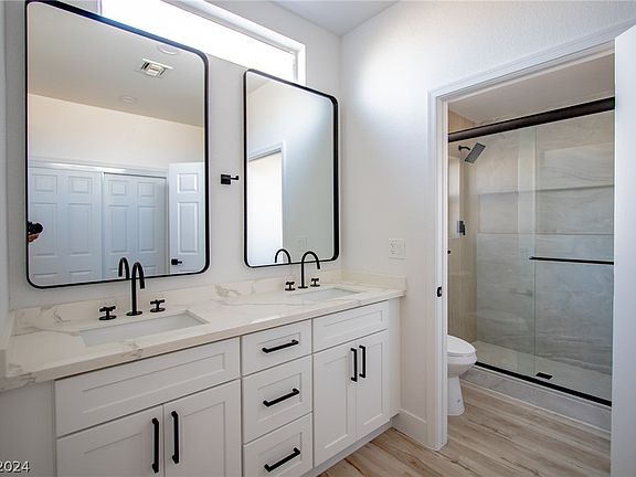 2nd image of 2824 Golf Links Dr