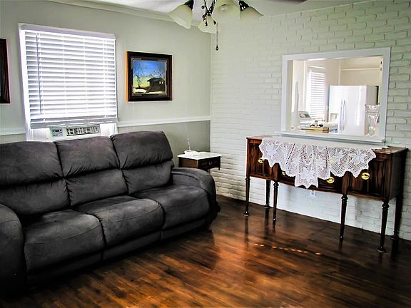 4th image of 123 Hicks Pl