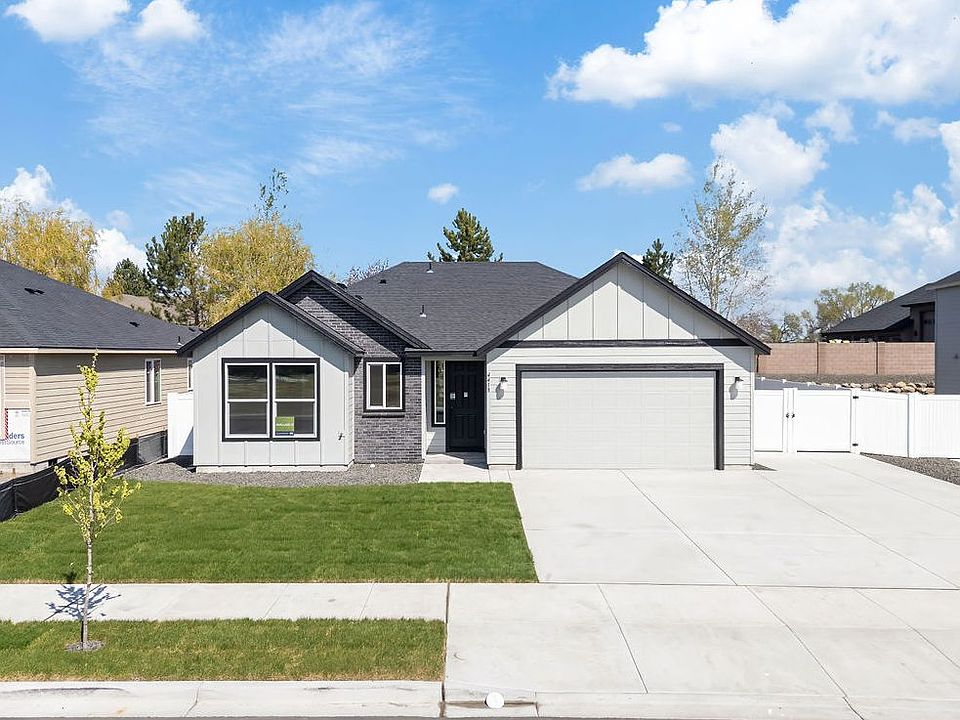 4418 W Thrush ST by Aho Construction