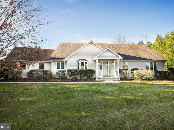 168 Dawson Farm Ln, Berkeley Springs, WV 25411