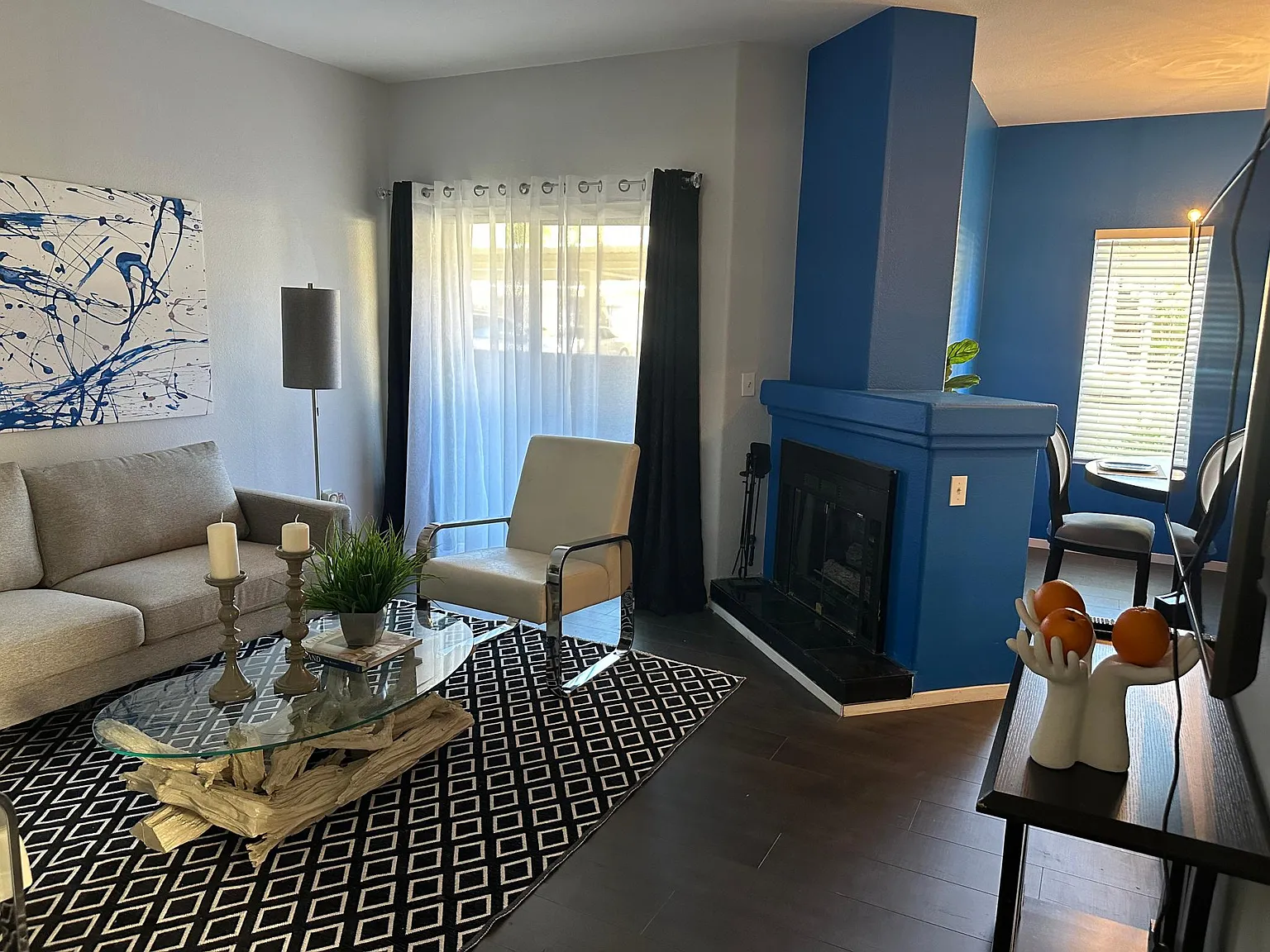 2 bed, 1131 sqft, $2,500 — Photo 3