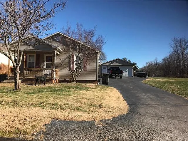 191 Haven St photo 1