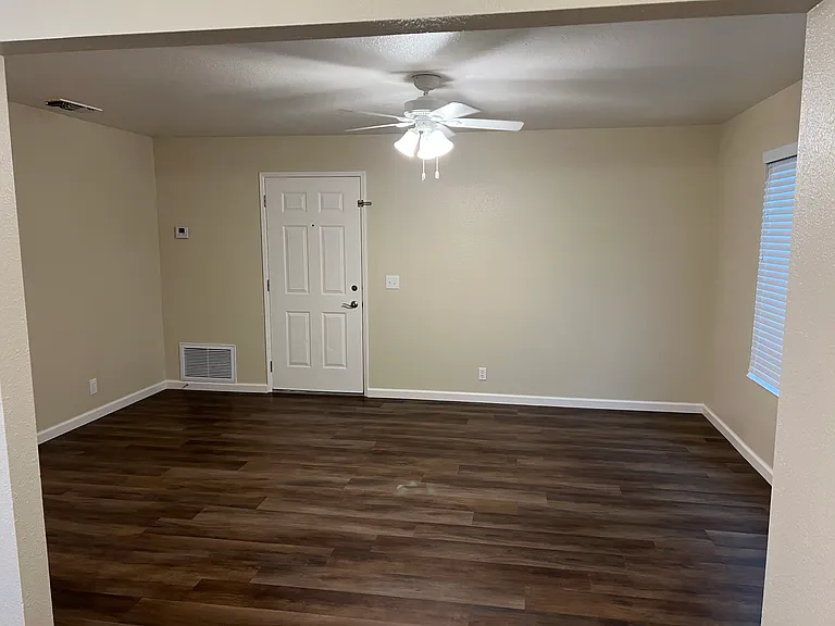 Ceres Plaza Apartments — Photo 16