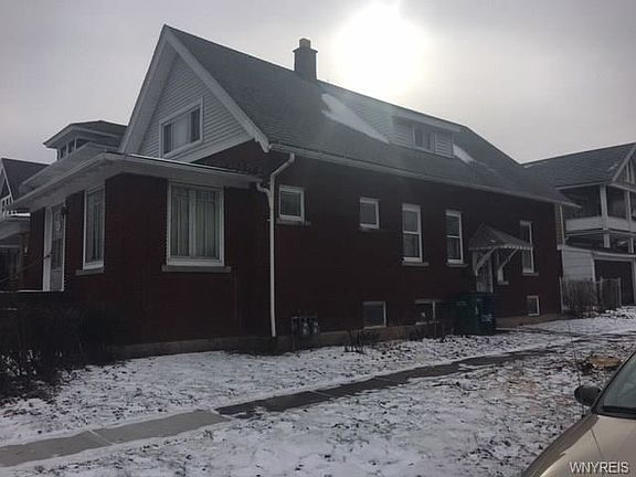 3rd image of 76 Montrose Ave