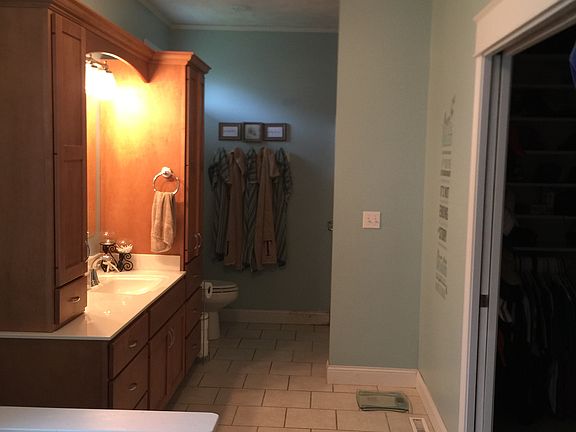 3rd image of 1005 2nd Ave