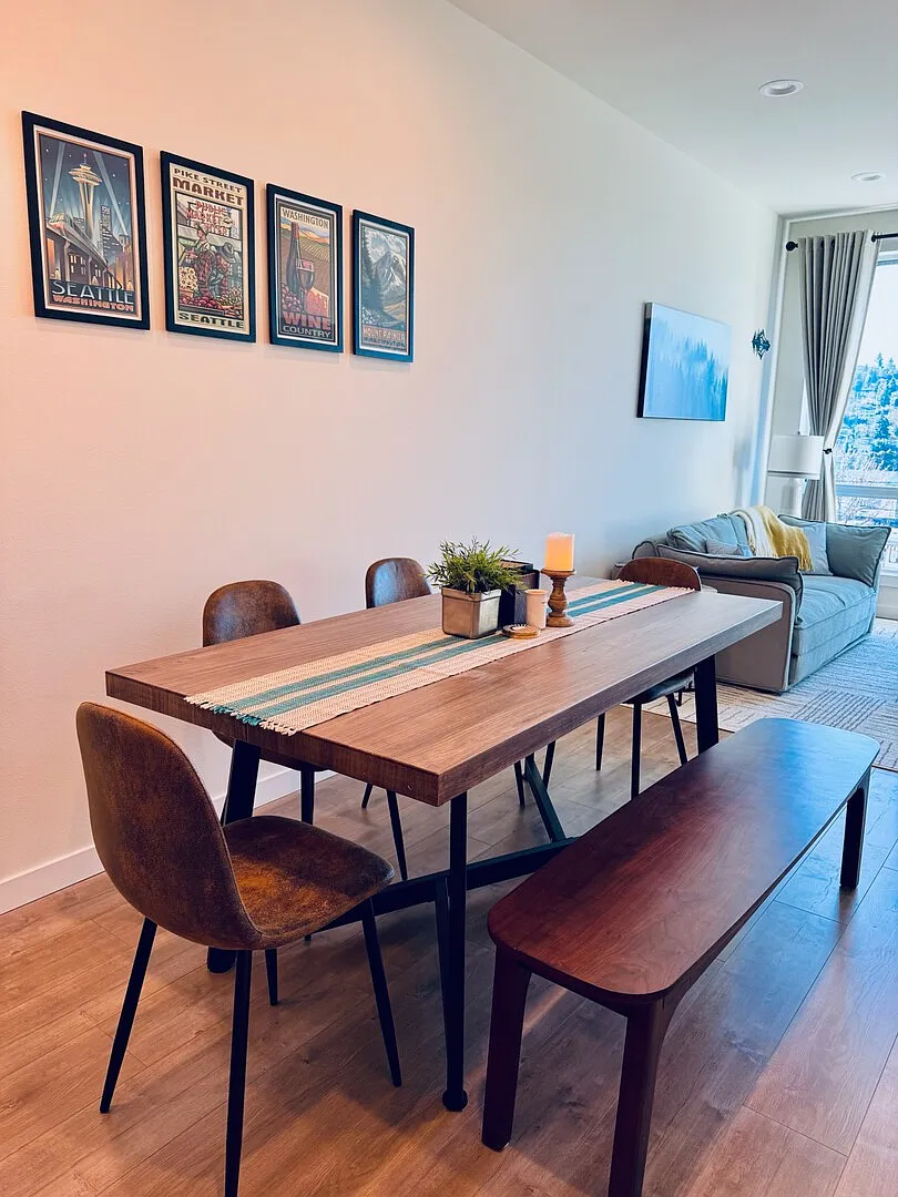 Lux, Modern and Bright Queen Anne Townhome w/ Rooftop deck and Parking — Photo 4