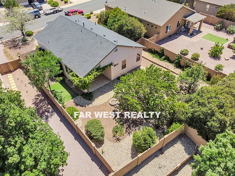 5251 N Celestine Ct — Photo 38