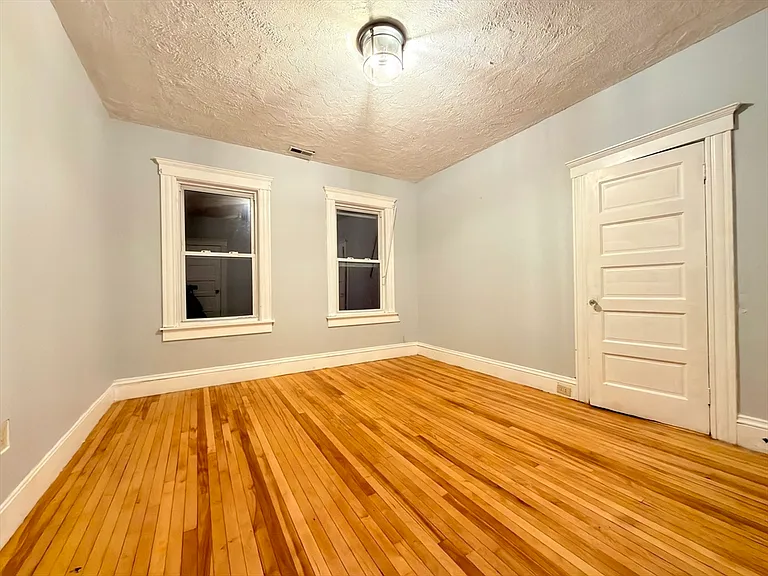 90 Vernon St #3 — Photo 15