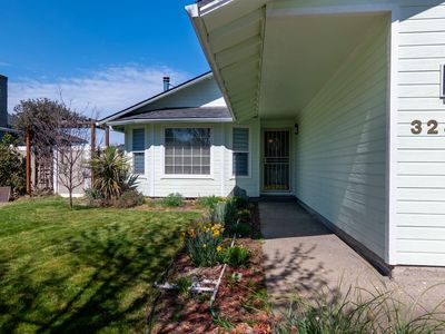 3285 Blackthorn Way, Medford, OR, 97504