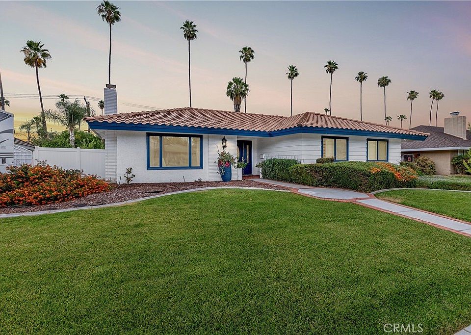 1st image of 4967 Chapala Dr