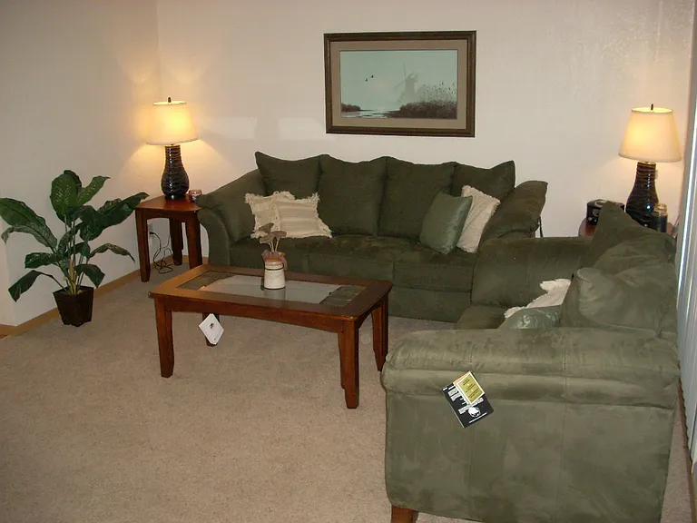 601-623 Burton Ln — Photo 7