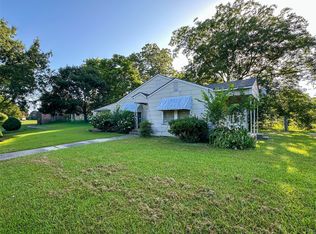 1105 S Donoho St, Clarksville, TX 75426