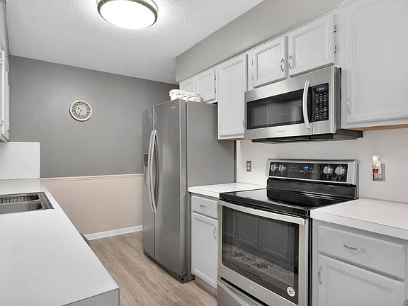 2nd image of 275 York View Pl NW #22