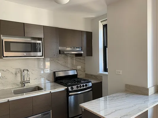 Rented by Stonehenge NYC LLC | media 2