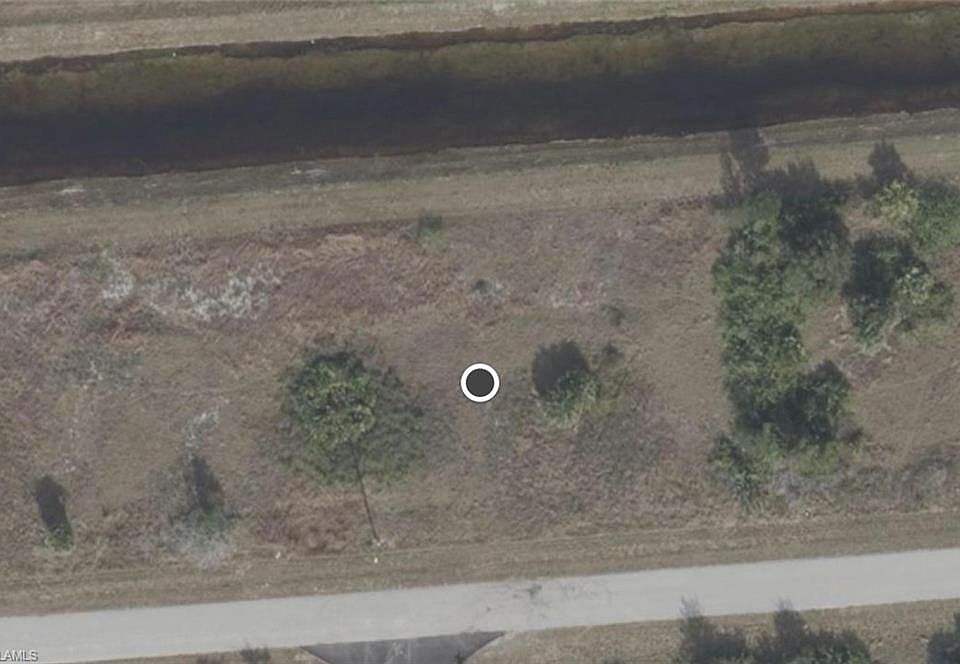 2nd image of 1139 Ermine ST E