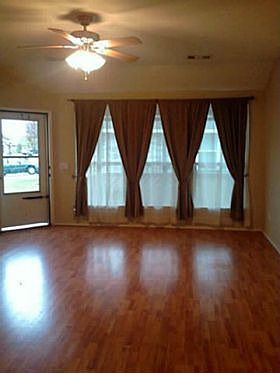 1st image of 320 Lake Travis Dr