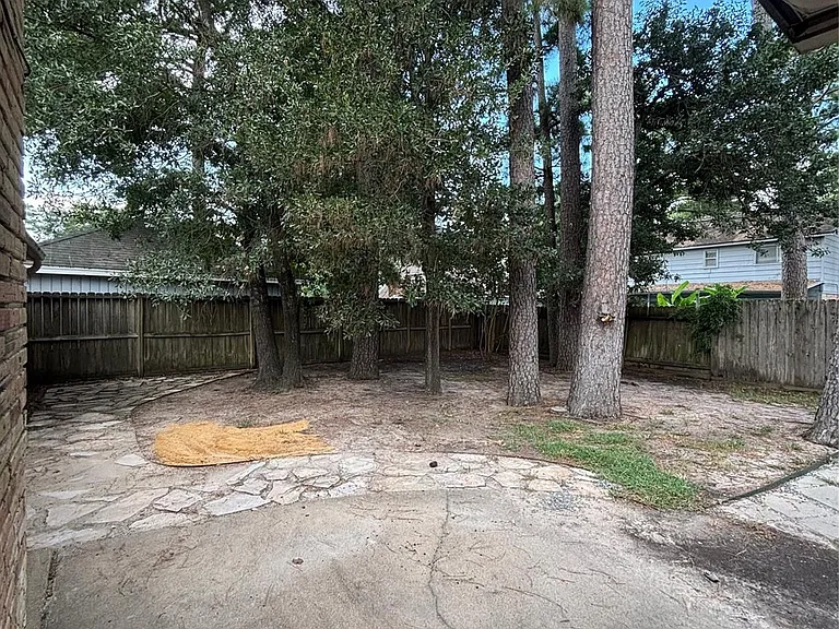 15702 Oxenford Dr — Photo 26