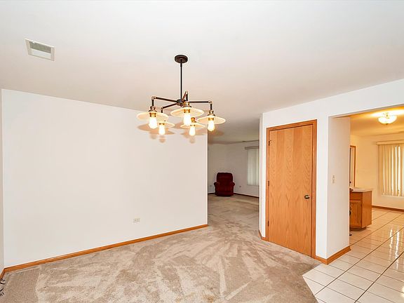 3rd image of 13934 Lavergne Ave APT 810