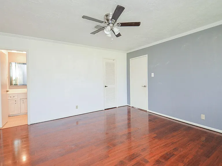 9323 Claridge Dr — Photo 30