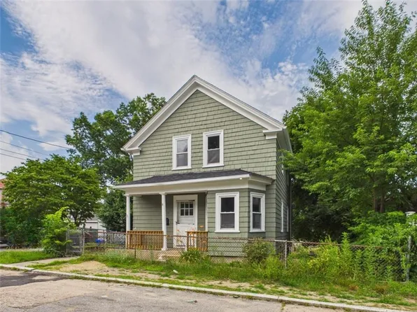 13 Clyde St, Providence, RI 02908