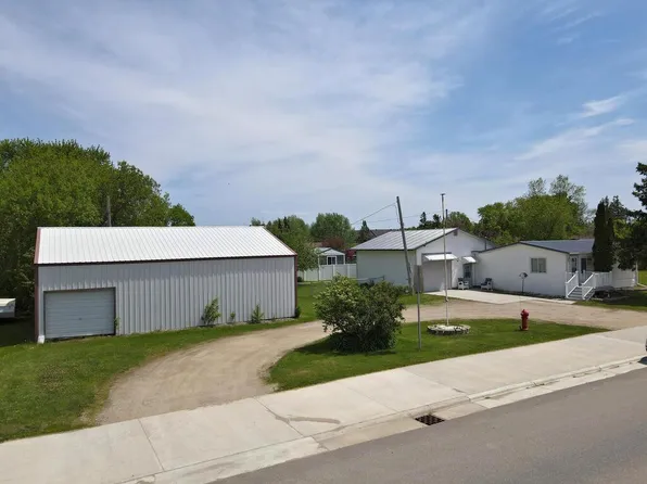 1018 Division St, Deer River, MN 56636